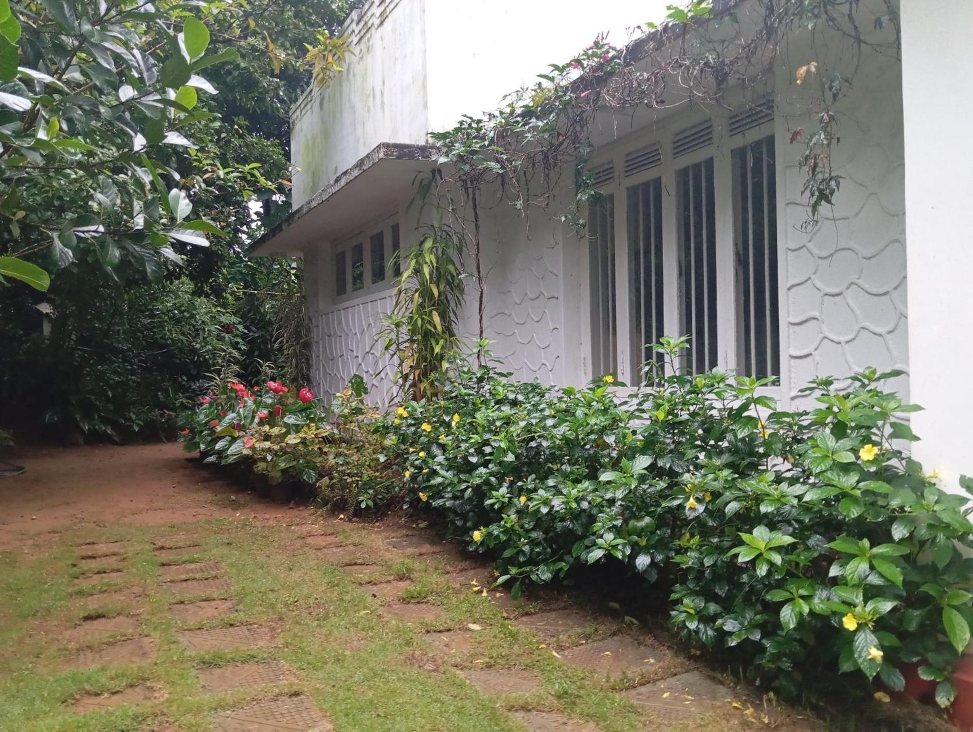 Ella Relax Inn Exterior photo