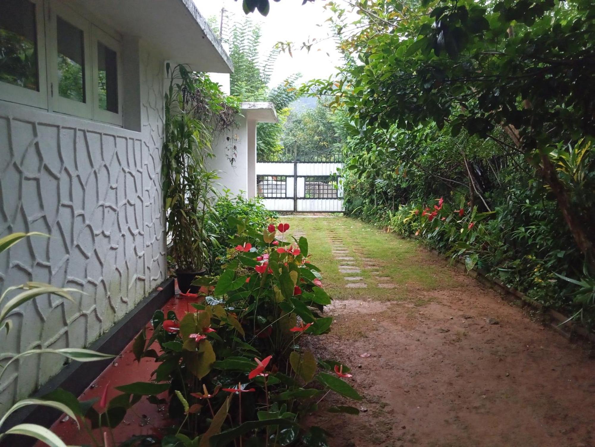 Ella Relax Inn Exterior photo