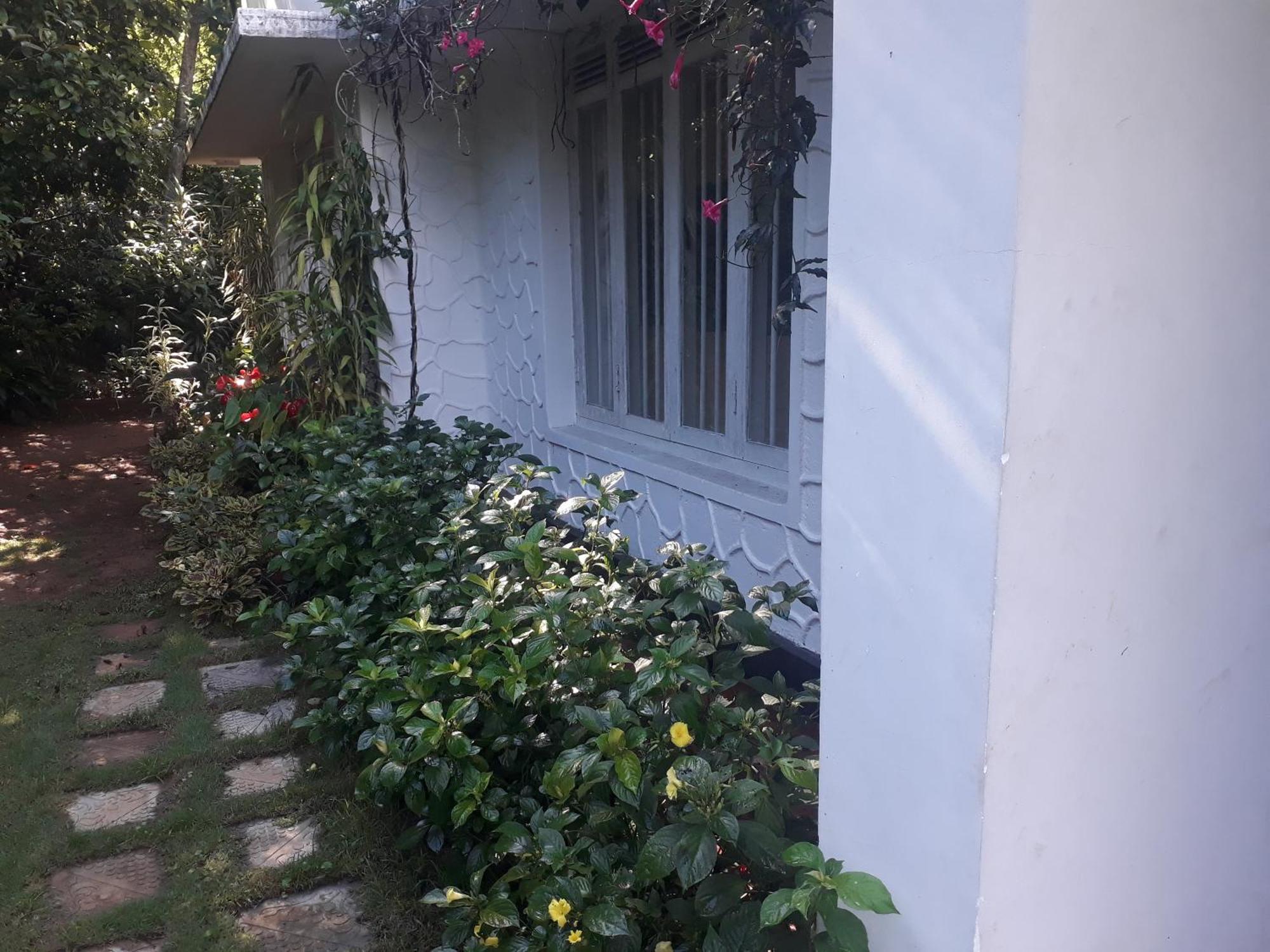 Ella Relax Inn Exterior photo